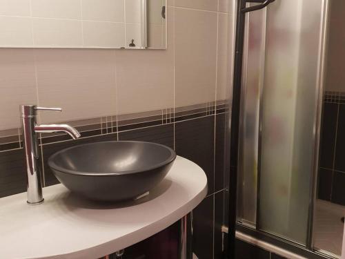 Appartement central calme 4 personnes - FR-1-234-262 - image 4