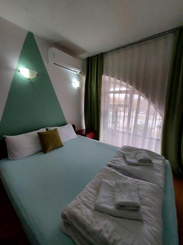 The Bulevard Hotel 5