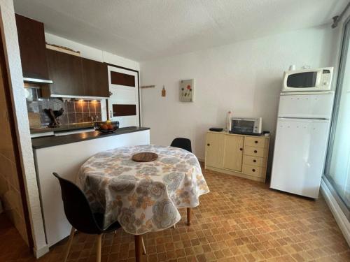 Charmant 2P avec loggia fermée, proche plage à St-Cyprien Plage - FR-1-225D-131 Charmant 2P avec loggia fermée, proche plage à St-Cyprien Plage - FR-1-225D-131