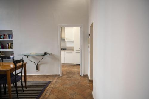 Artsy and elegant apartment near Pantheon, Roma (foto 9)