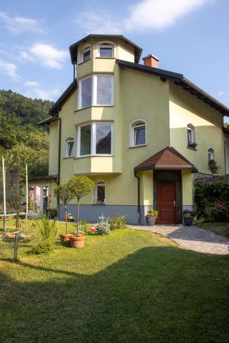 Riverside Villa Avo - Apartment AVO - Spodnja Idrija