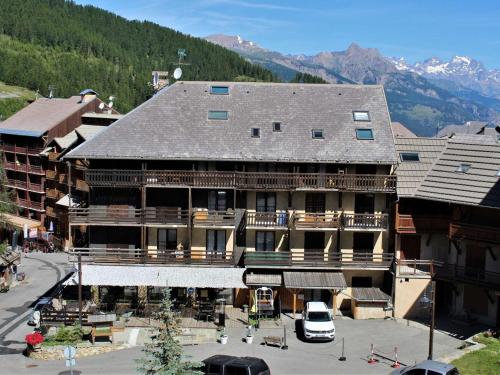 Appartement Risoul, 1 pièce, 4 personnes - FR-1-330-554 (Studio cabine au pied des pistes, 4 couchages, plein centre, balcon expose Ouest, parking proche - F) in Risoul