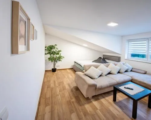 CozyHome - Spacious and Modern Apartment close to Vienna in Strasshof an der Nordbahn, Österreich