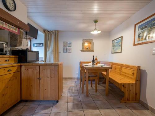 Maison Charmante à Crac'h - 3 Pièces - 4 Pers - Wifi - Proche Plages - FR-1-477-42 gîte à louer Crach