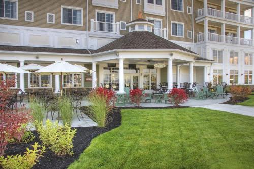 Watkins Glen Harbor Hotel - 출입구