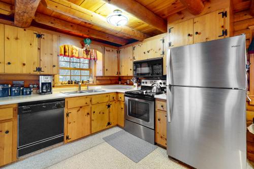 262 Ghia Farm Road in Ludlow, USA