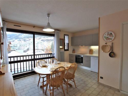 Appartement Briançon, 2 pièces, 5 personnes - FR-1-330C-103 - Location saisonnière - Briançon