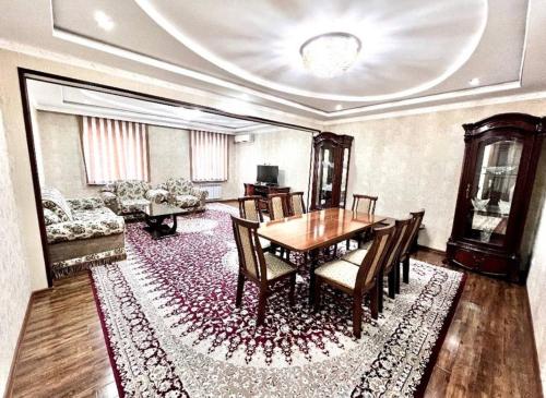 Holyday House