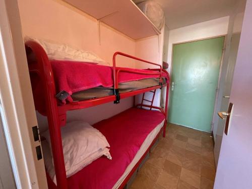 Studio Cabine avec Piscine, Terrasse, Parking et Proche Plage à Saint-Cyprien - FR-1-225D-127 Studio Cabine avec Piscine, Terrasse, Parking et Proche Plage à Saint-Cyprien - FR-1-225D-127