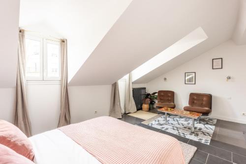 ROOM SAUVAGE – Vincennes, CA