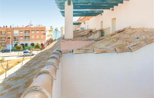 Two-Bedroom Apartment in Los Alcazares - image 2