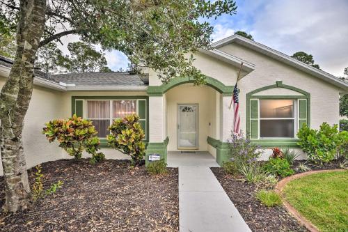 Palm Coast Retreat with Lanai Less Than 8 Mi to Beach! in Palm Coast, USA