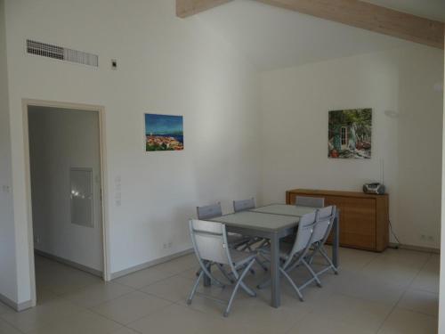 Apartment (6 Adults) image 9