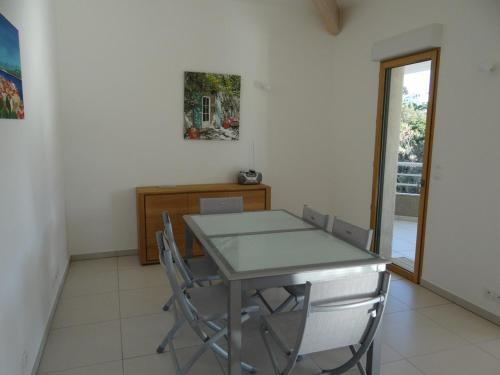 Apartment (6 Adults) image 8