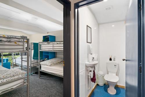 Mountain View Backpackers – Wanaka, CA