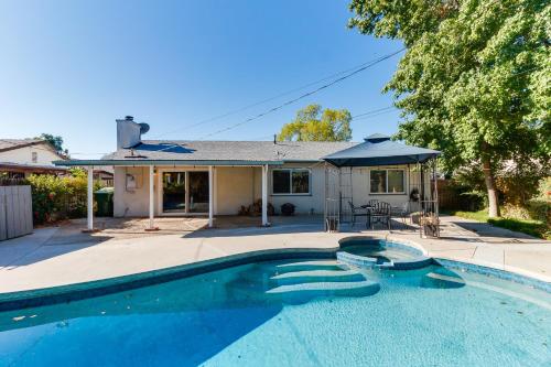 4 Bedroom West Hills Charmer with Pool and Jacuzzi, Los Angeles (fotografie 2)