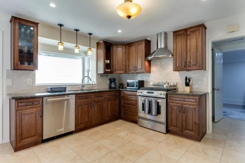 4 Bedroom West Hills Charmer with Pool and Jacuzzi, Los Angeles (fotografie 8)