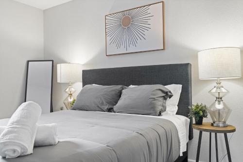 Evonify Stays - Highland - Stylish Furnished Apartments - image 7