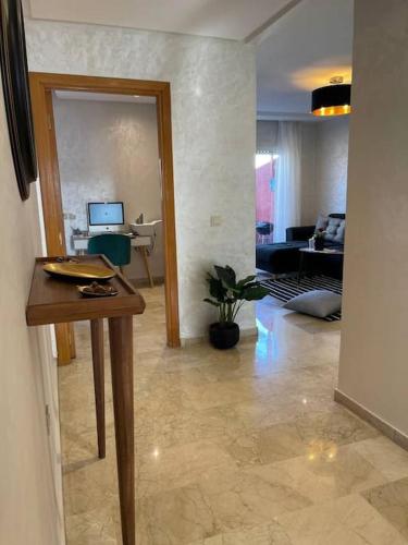 2min to Casa Finance City, Fiber, 110m2, Park free, PS4, IPTV, Netflix and many more in 실