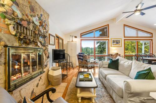 House on HoneyBee Hill, Lakebay (фото 6)
