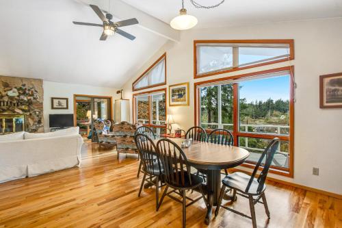 House on HoneyBee Hill, Lakebay (фото 8)