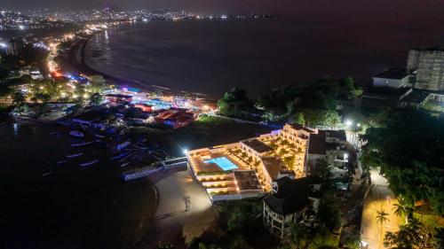 Išorė, The Lead Hotel in Freetown