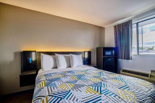 1 queen bed