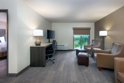 Ameniti Bay - Best Western Signature Collection - image 11