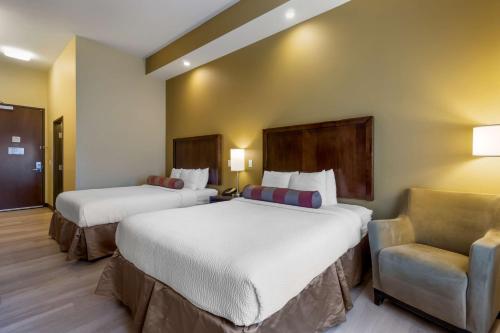 2 queen beds