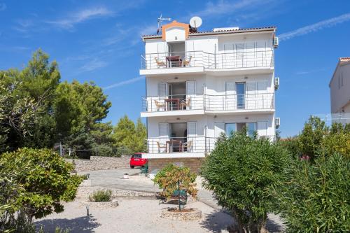 Apartments by the sea Razanj, Rogoznica - 15998 in Rogoznica