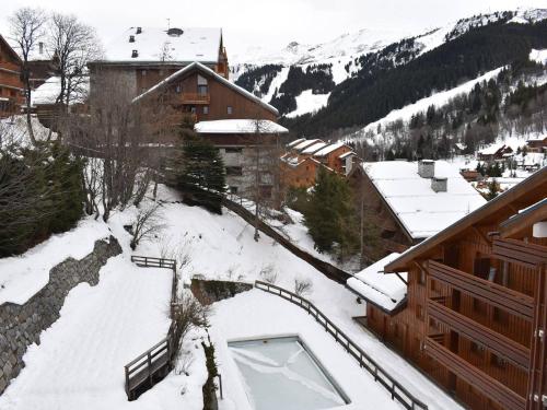 Appartement cosy 3 pièces avec balcon et parking, à 250m des pistes - Méribel Centre - FR-1-180-382 (Appartement cosy 2 chambres, proche commodites et pistes, balcon sud, parking, piscine ete - FR-1-18) in Lezeretta