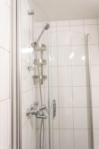 Bathroom, Tilava huoneisto Helsingissa in Haaga