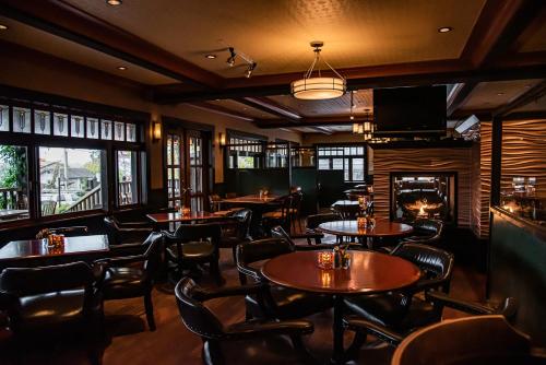 Salt Spring Inn near Sonia Studio