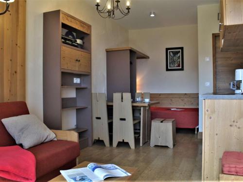 Appartement cosy, 5 pers, proche pistes, piscine & sauna, wifi inclus - FR-1-330-446 (Appartement cosy 2 pieces avec balcon, piscine, sauna et acces direct aux pistes - 5 couchages, Riso) in Risoul