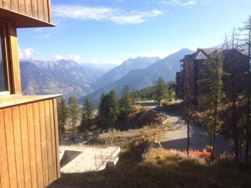 Appartement cosy, 5 pers, proche pistes, piscine & sauna, wifi inclus - FR-1-330-446 (Appartement cosy 2 pieces avec balcon, piscine, sauna et acces direct aux pistes - 5 couchages, Riso) in Risoul