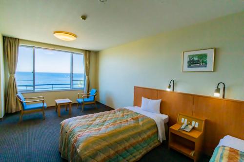 Twin Room with Sea View - Non-Smoking