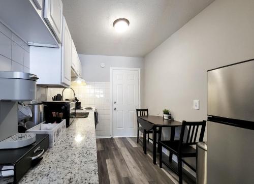 Adorable 2bed1bath Unit Sleeps 4 Close To Town Center Downtown Beach Mayo Clinic in Jacksonville, USA