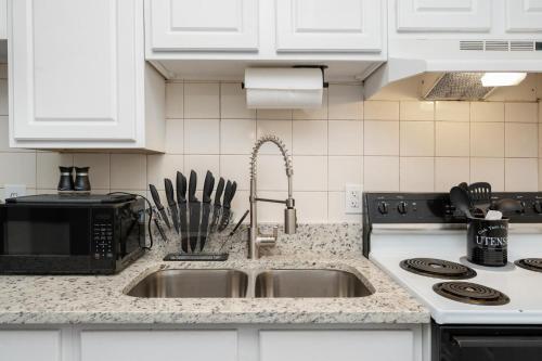 Adorable 2bed1bath Unit Sleeps 4 Close To Town Center Downtown Beach Mayo Clinic in Jacksonville, USA