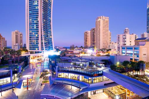 Circle on Cavill Surfers Paradise- 3 Bedroom Deluxe Apartment