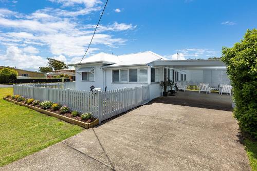 Tuncurry Cottage