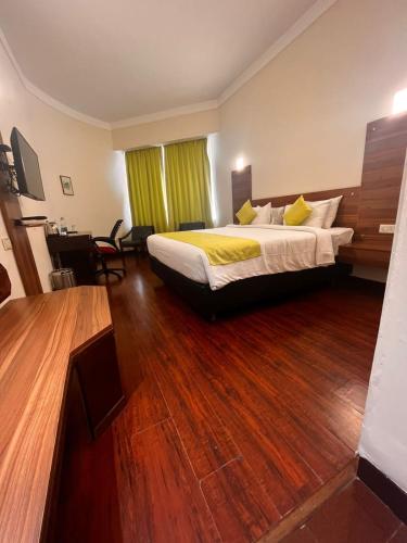 room detail thumbnail 1
