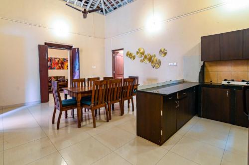 HERITAGE 7BHK VILLA WITH PRIVATE POOL close to BAGA BEACH