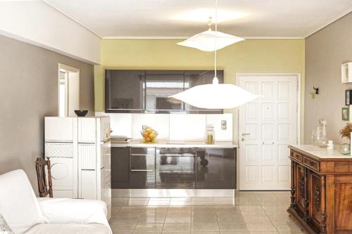 Central Halandri apartment near all hospitals - image 4