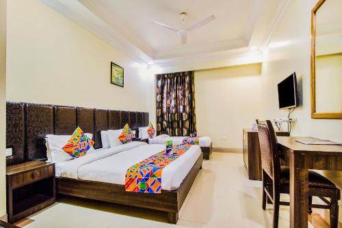 Family Room room in FabHotel Aay Kay