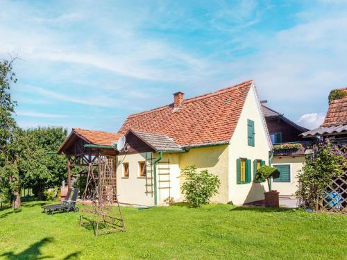 Holiday home in Gersdorf near a swimming lake