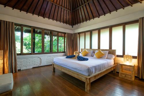 Villa Lunacasa, Modern Comfort in Balinese Style, 500m to beach