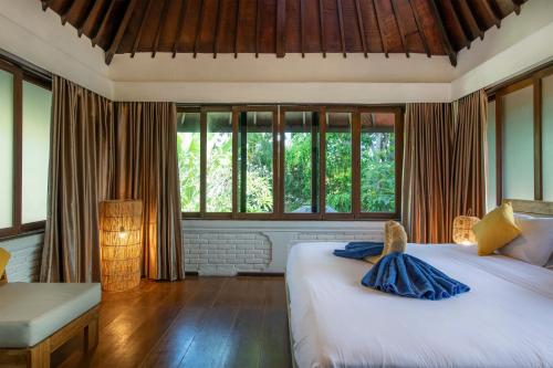 Villa Lunacasa, Modern Comfort in Balinese Style, 500m to beach