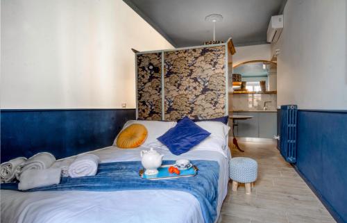 Rasella44, Blu Apartment