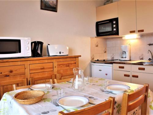 Studio cosy cœur de station 2 pers, balcon, proche remontees mecaniques, animaux acceptes - FR-1-330 in Risoul ciems