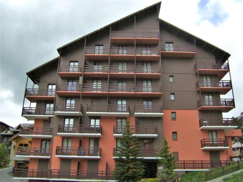 Studio cosy cœur de station 2 pers, balcon, proche remontees mecaniques, animaux acceptes - FR-1-330 in Risoul ciems